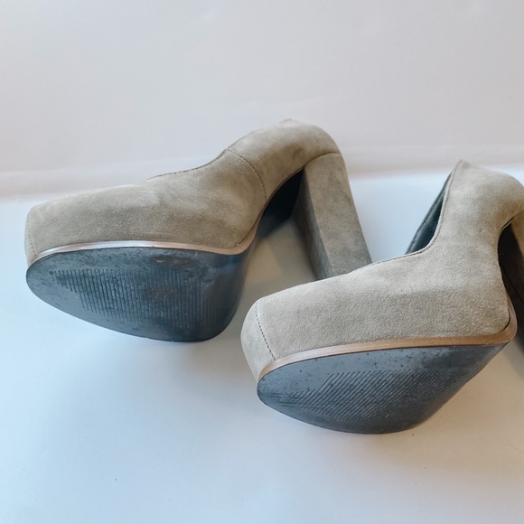 Steve Madden Sarrina Grey Suede Platform Heels - Picture 2 of 5